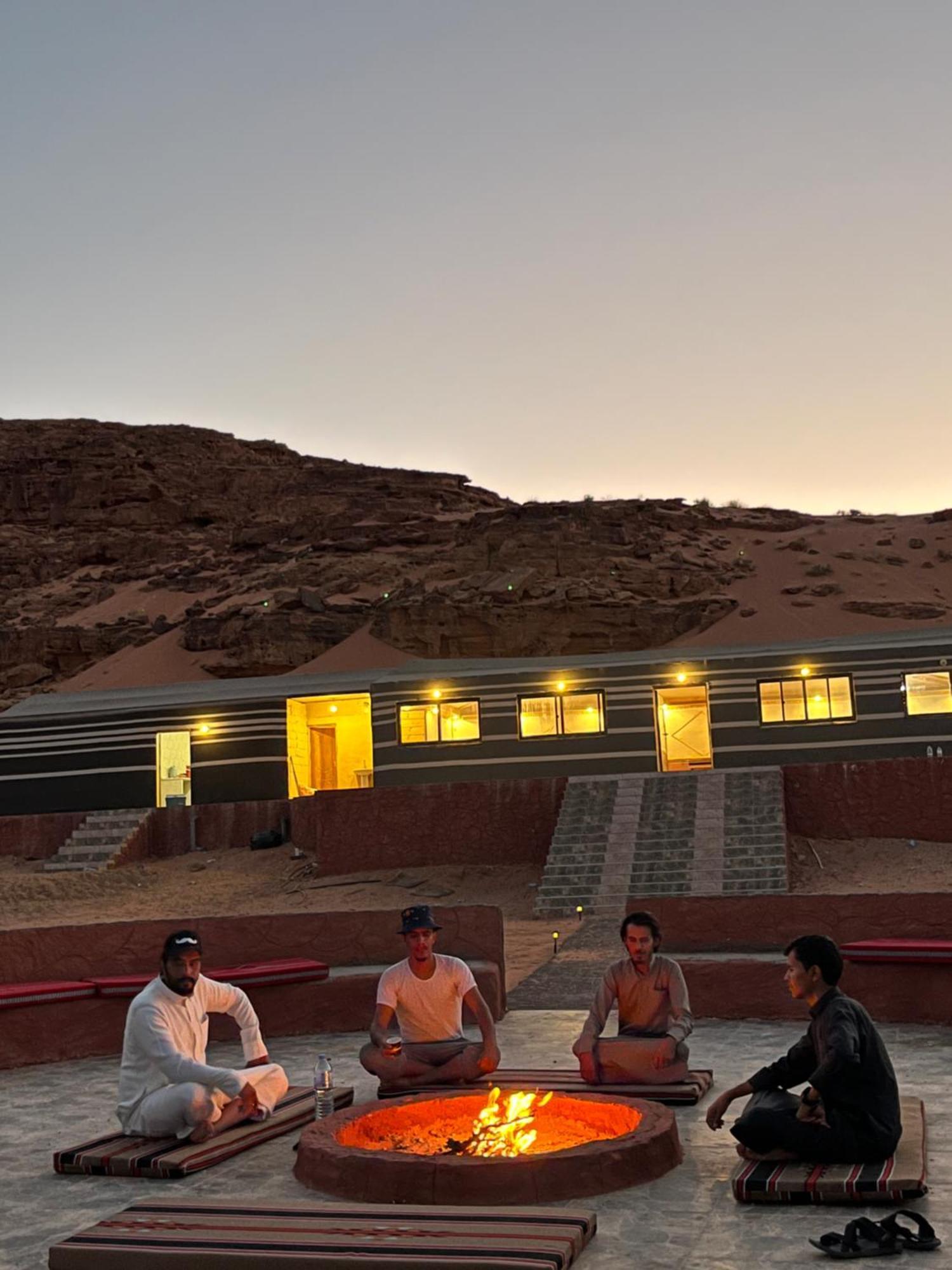 Wadi Rum Camp Stars & Jeep Tour Exterior photo