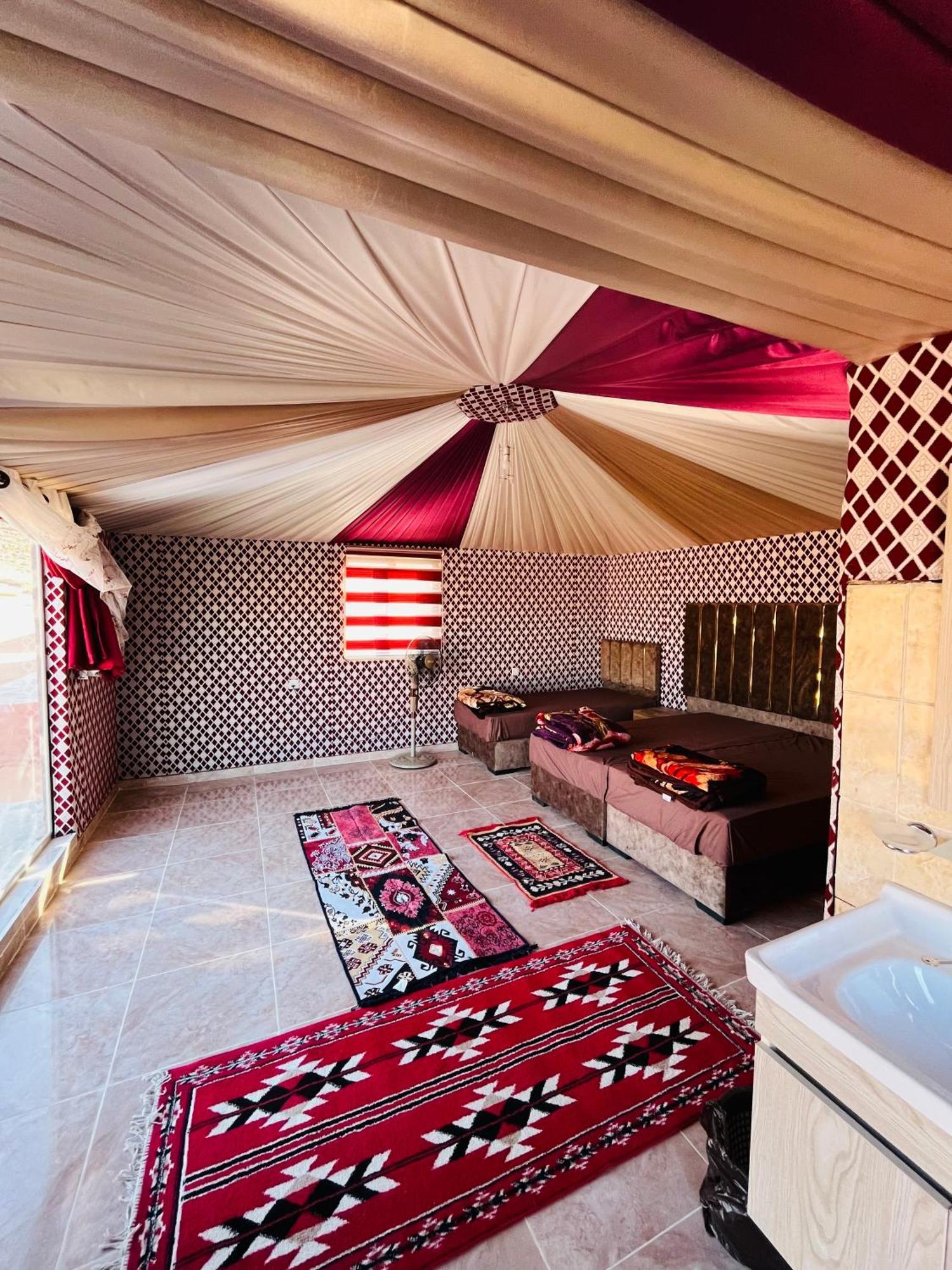Wadi Rum Camp Stars & Jeep Tour Exterior photo