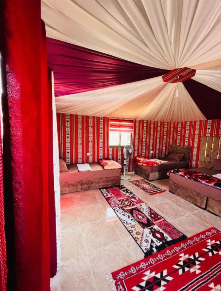 Wadi Rum Camp Stars & Jeep Tour Exterior photo
