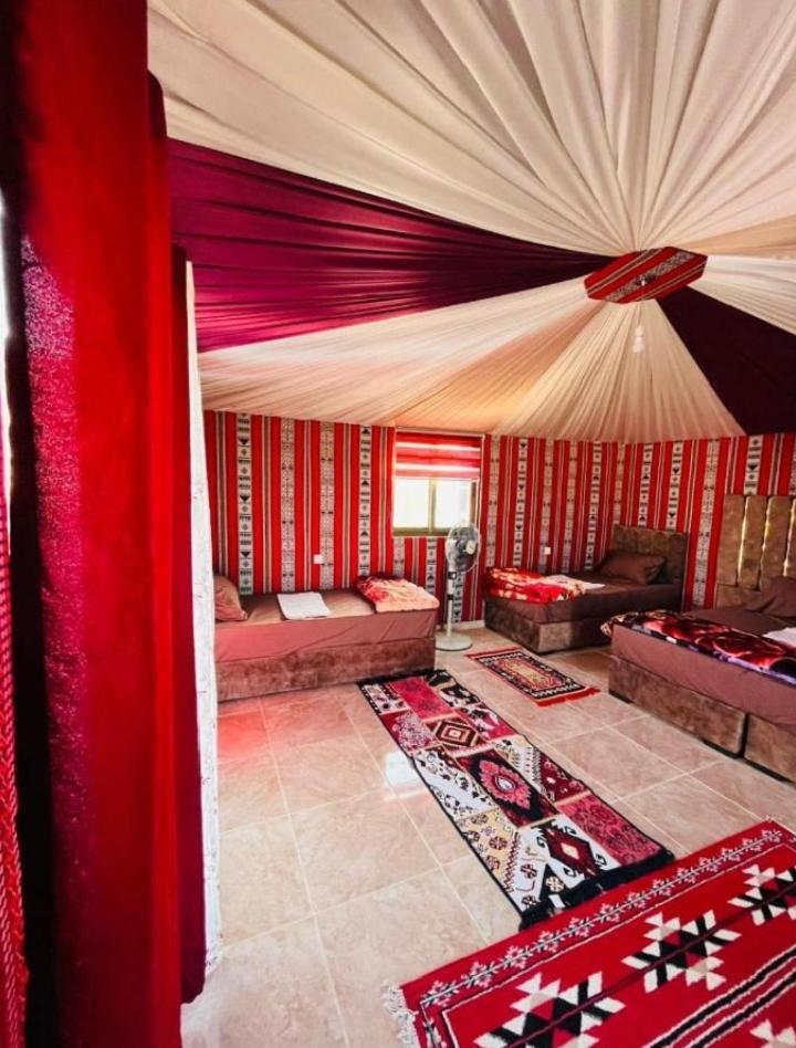 Wadi Rum Camp Stars & Jeep Tour Exterior photo
