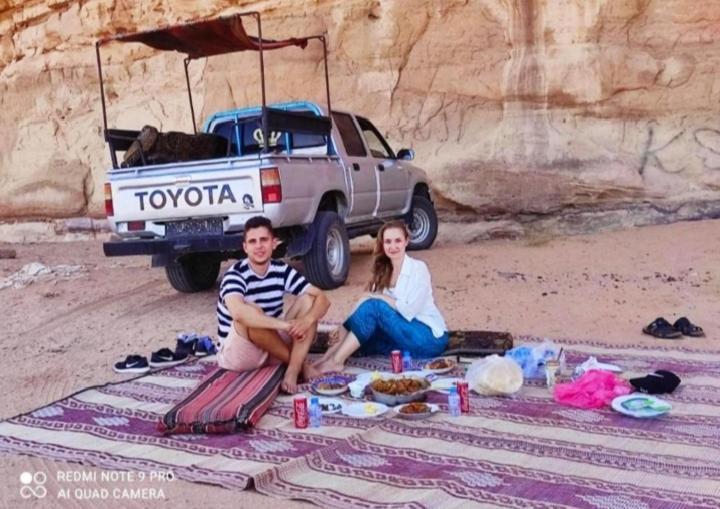 Wadi Rum Camp Stars & Jeep Tour Exterior photo