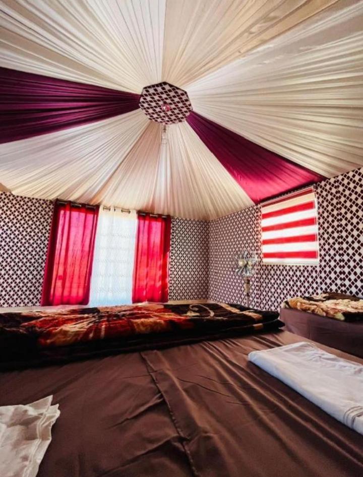 Wadi Rum Camp Stars & Jeep Tour Exterior photo
